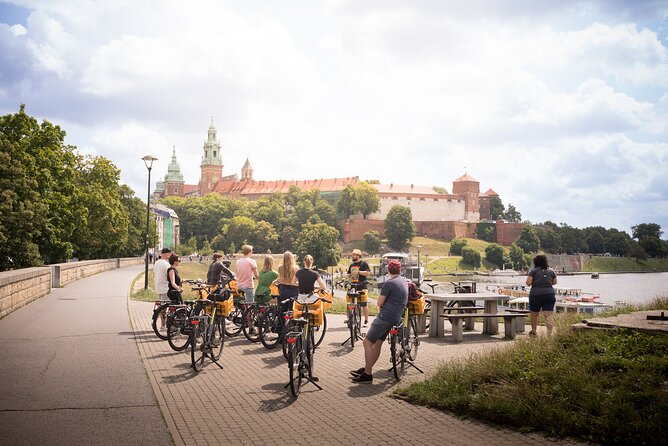 Full Bike Tour - the Old Town, Jewish Qtr & the Ghetto NEW BIKES - Stare Miasto: Cloth Hall, Trumpeter Legends, and Main Square Power