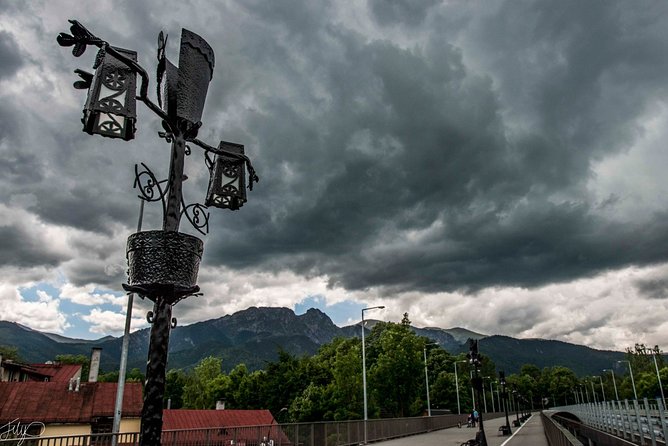Full-Day Zakopane and Slovakia Treetop Walk From Krakow - Ždiar folk village: a culture break that fits the border story