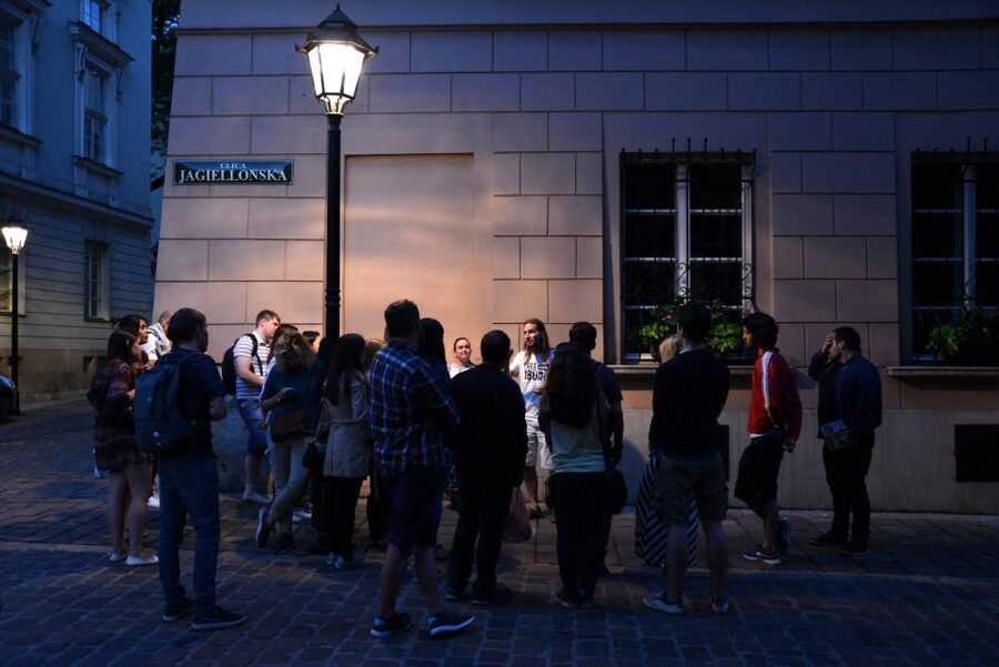 Ghosts & Crimes: Macabre Kraków Walking Tour in English - Price and value: $20 for a guide plus a full narrative