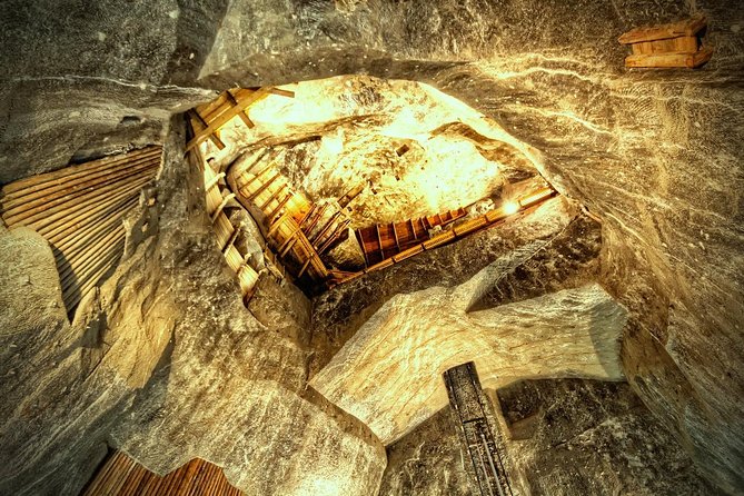 Guided Salt Mine Wieliczka tour from Krakow - Time management: how a 4-hour tour can still feel long