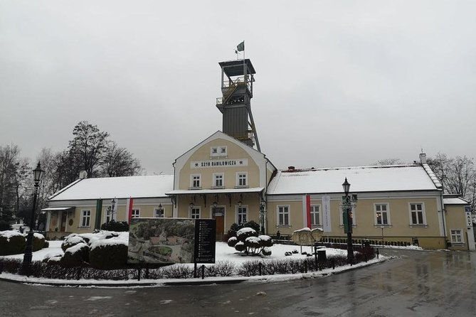 Guided Tour from Krakow to Salt Mine Wieliczka with hotel pick up - The 3-Hour Guided Visit: Sculpted Salt, the Underground Chapel, and a Lot of Stair Time