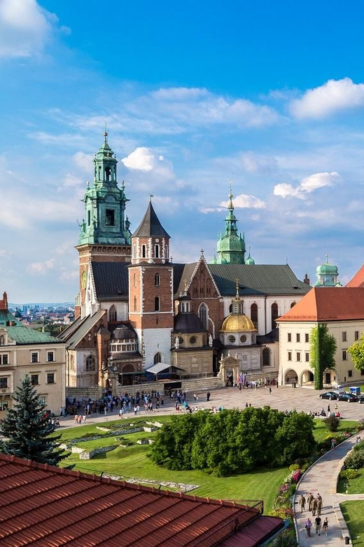 Guided Tour of the Wawel Castle & Cathedral in Cracow - Royal crypts: the final resting place that closes the loop