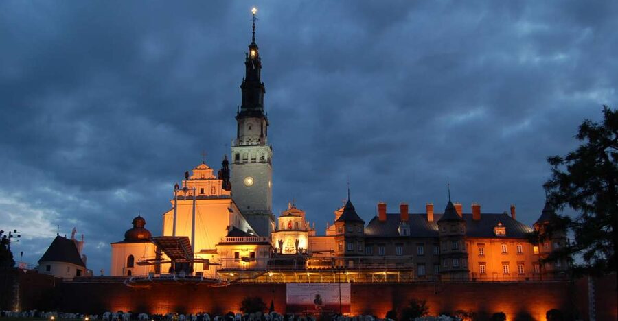 Half-Day Czestochowa Black Madonna Tour from Krakow - Who this tour suits best