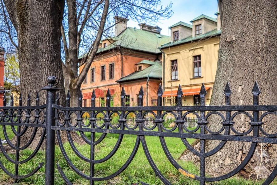 Jewish Krakow Walking Tour in English - Podgórze and the Former WWII Ghetto Area