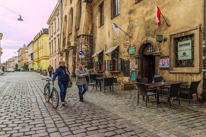 Jewish Quarter Kazimierz Guided Walking Tour in Krakow - Stop 3: Remuh Synagogue, Sacred Presence in Stone