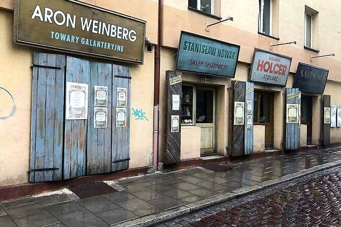 Kazimierz Jewish Quarter of Krakow with Schindler’s Movie Spots - Stop 3: Remuh Synagogue, the original 16th-century site linked to Moses Iserles