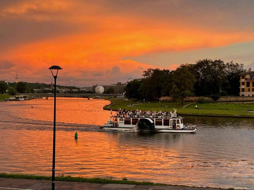 Krakow: 1-Hour Evening Vistula River Cruise - Why this $23, 1-hour Vistula cruise works in Krakow