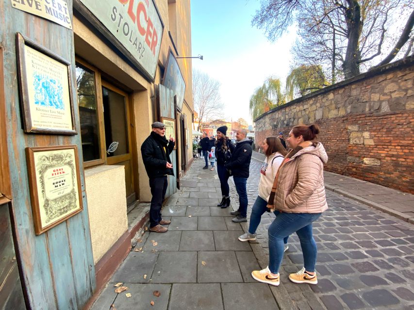 Krakow: 2h Kazimierz (Jewish Quarter) Walking Tour - Pre-war Krakow to today: cafés and grief on the same streets