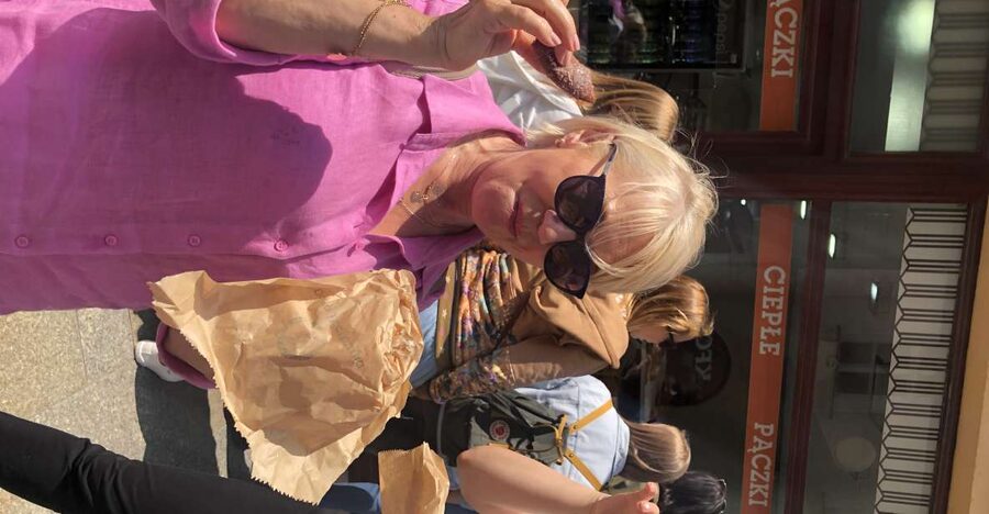 Krakow: 3-Hour Guided Secret Foodies Tour - Communist past at a milkbar, then pierogi that hit the target