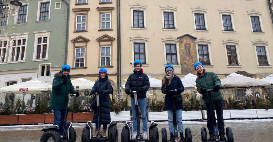 Krakow: 30min Segway Rental with Helmet and a photosession - Where the Tour Starts in Krakow, and What to Look For