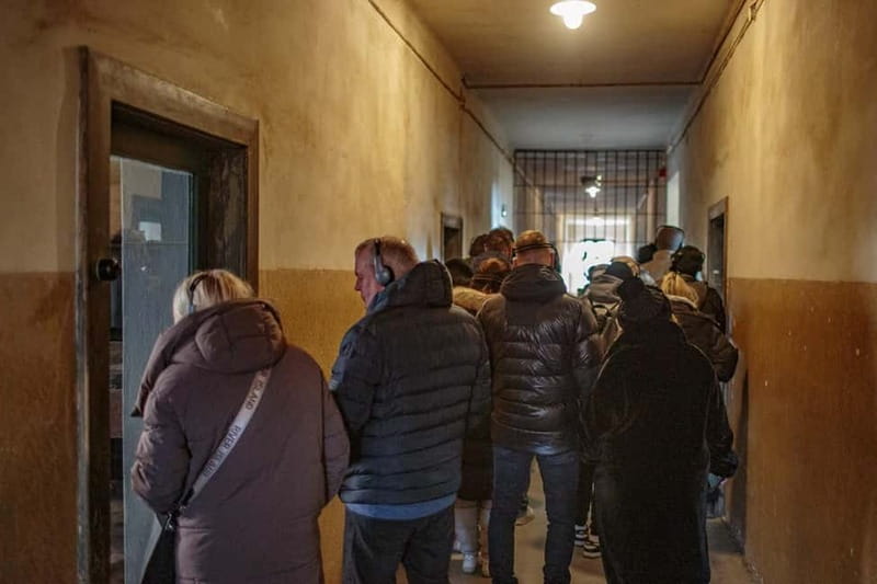 Krakow: Auschwitz-Birkenau Entry Ticket and Transfer - Timing, comfort breaks, and how not to ruin your energy