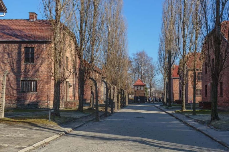 Krakow: Auschwitz-Birkenau Entry Ticket and Transfer - Auschwitz I and the Arbeit Macht Frei gate: where orientation matters