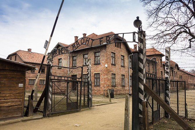 Krakow: Auschwitz-Birkenau & Salt Mine OneDay Tour (hotel pickup) - One Day in Krakow: the Auschwitz and Wieliczka Time Map