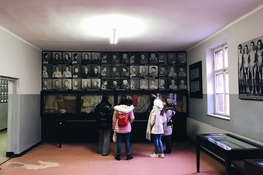 Krakow: Auschwitz-Birkenau Tour Limited to 15 Visitors - Why This 15 Person Auschwitz-Birkenau Tour Feels More Manageable
