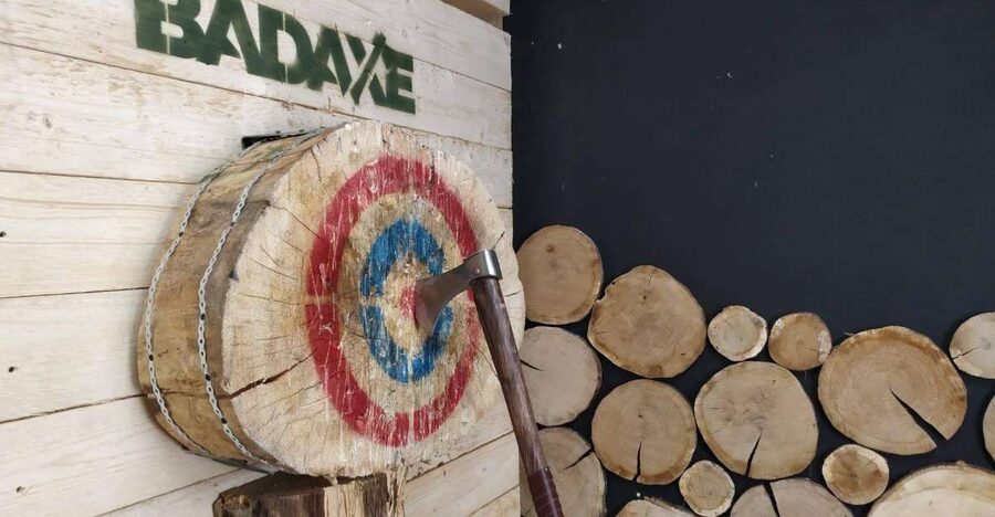Krakow: Axe Throwing Fun - Where You Meet and How to Find the Place Without Stress