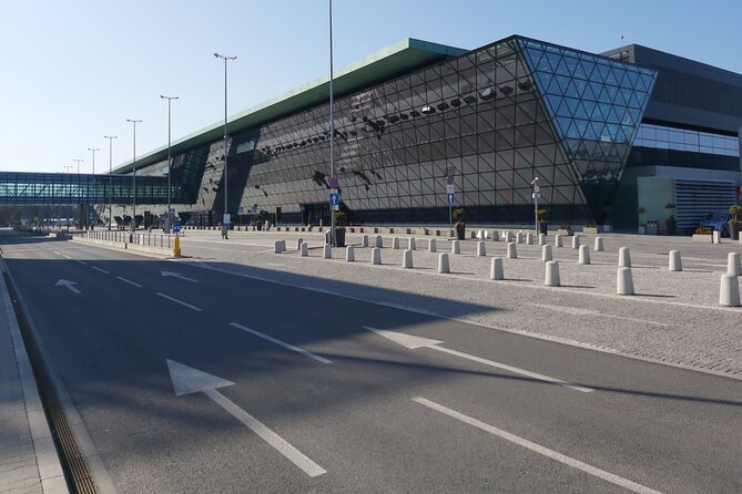 Kraków Balice Airport Transfer: Private One Way - Key points that matter before you book
