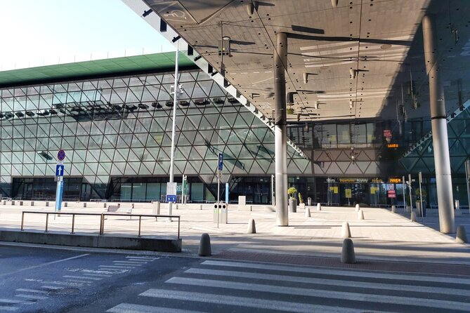 Krakow Balice Airport Transfer: Private Round Trip - Krakow-Balice Pickup That Actually Finds You