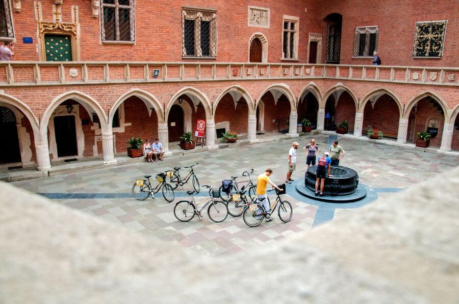 Krakow: Bike Tour of Old Town, Jewish Quarter and the Ghetto - Quick hits before you pedal
