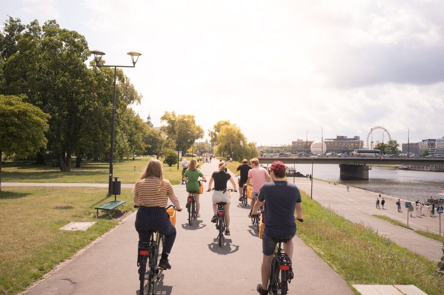 Krakow: Bike Tour of Old Town, Jewish Quarter and the Ghetto - Schindler’s List stops: what to look for during the tougher parts