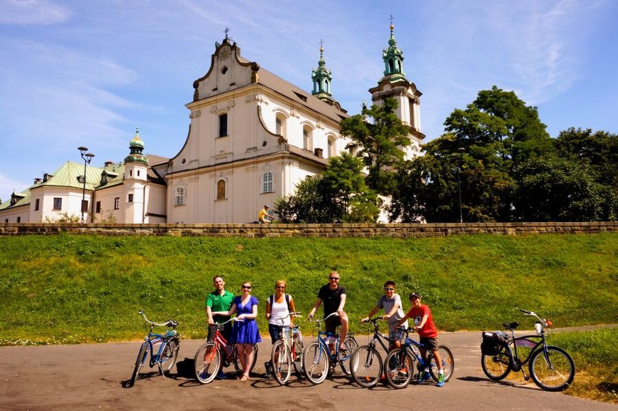 Krakow: Bike Tour of the Old Town, Kazimierz, and the Ghetto - Entering Kraków on Two Wheels: Old Town to Your First Big Landmarks