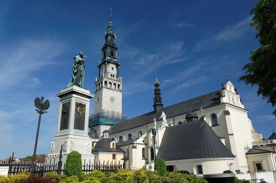 Krakow: Black Madonna Sanctuary of Czestochowa - Guided Tour - Częstochowa break time and lunch: keep it simple
