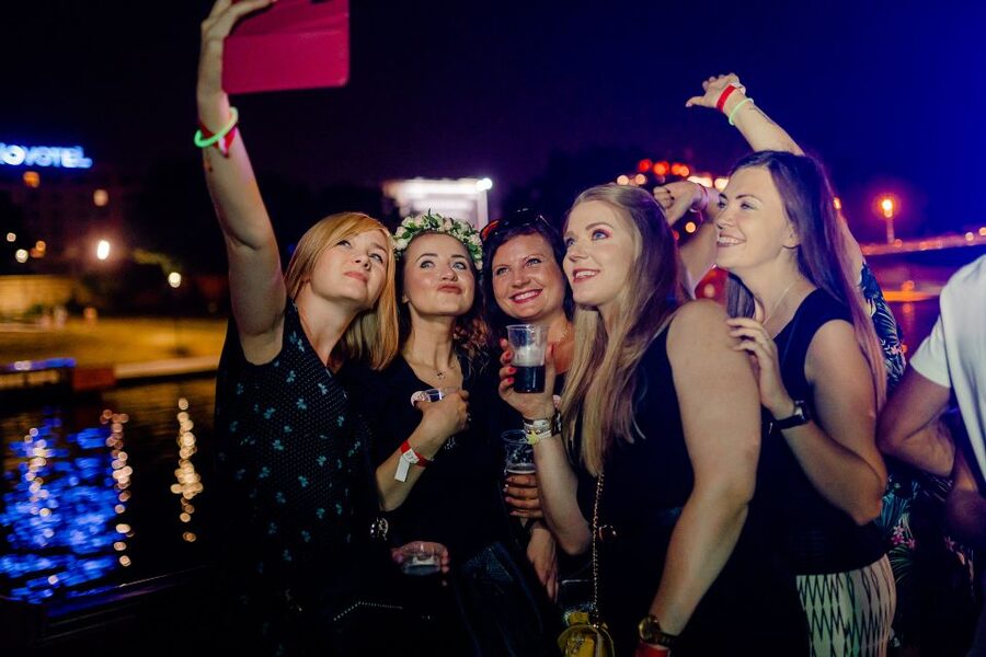 Krakow: Boat Party with Unlimited Drinks - After the cruise: the VIP club crawl and the three late-night stops
