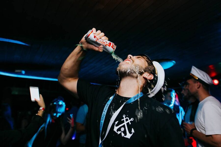Krakow: Boat Party with Unlimited Drinks - Boarding the boat: where to meet and what to expect