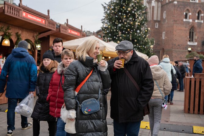 Krakow Christmas Market Immersive Tour - Rynek Glowny: Main Square Market Traditions and First Tastings