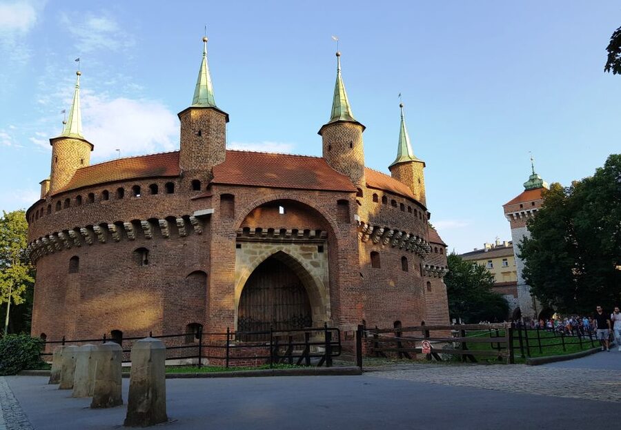 Krakow: City Tour by Electric Golf Cart - Podgórze and Ghetto Heroes Square: remembering through city geography