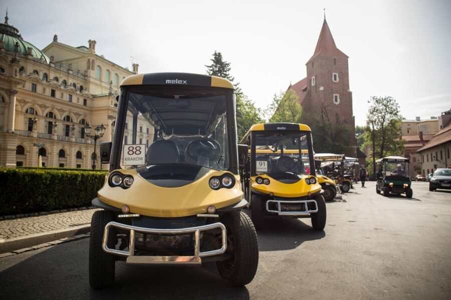 Krakow: City Tour of 3 Districts by Electric Car - Old Town (45 minutes): Rynek Główny and the landmarks you orbit
