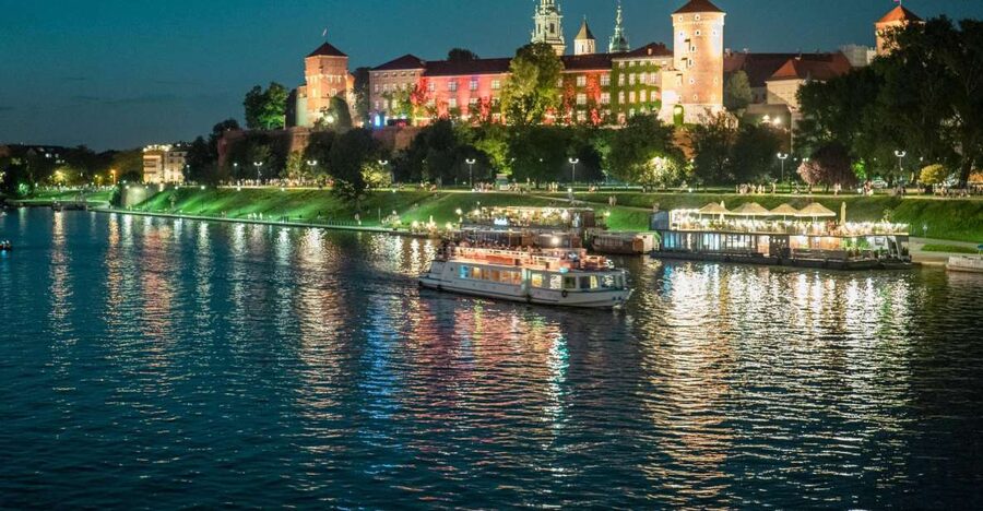Krakow: Evening Cruise with a Glass of Wine - A One-Hour Vistula Night Float From the Sheraton Pier
