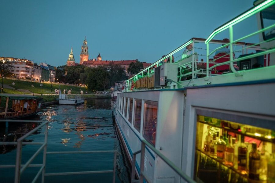 Krakow: Evening Cruise with a Glass of Wine - Downstream Highlights: Church on the Rock, Kazimierz, and Podgórze