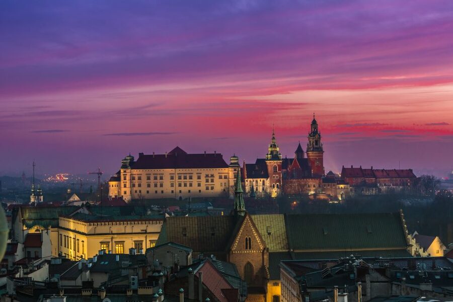 Krakow: Evening Walking Tour with Spooky Stories - Meeting point by Hotel Polski pod Białym Orłem, and how the tour starts