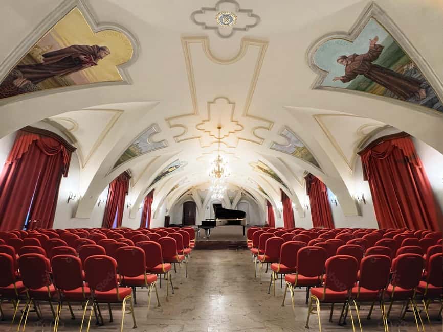 Krakow: Frédéric Chopin Classical Music Candlelight Concert - Arrive early, find your seat, then get a friendly Chopin intro