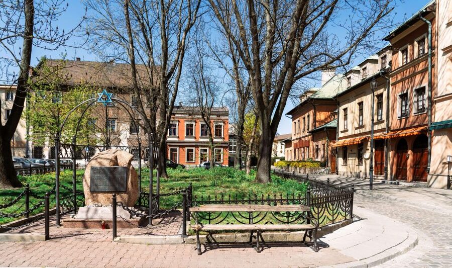 Krakow: Full Tour Regular 1.5h guided city tour by E-Cart - Meeting at Matejko Square, Then Rolling Into the Story