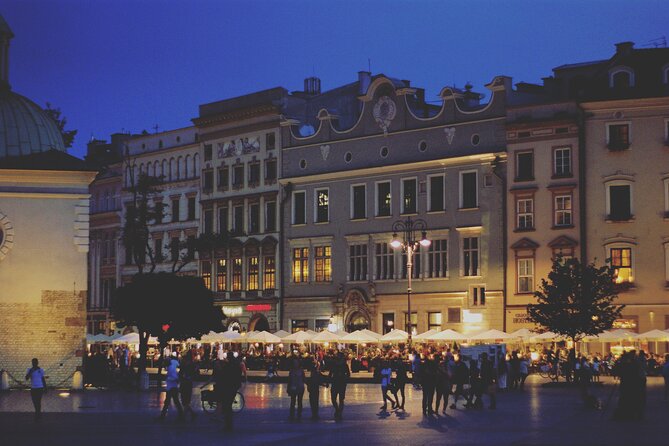 Krakow: Guided City Tour by Golf Buggy (with hotel pickup) - Kazimierz for an hour: two sides of one district
