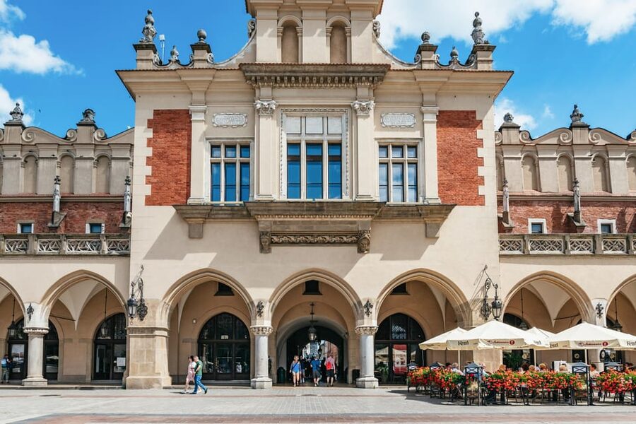 Krakow: Guided E-Scooter City Tour with Food Tastings - Why an e-scooter tour works so well in Krakow