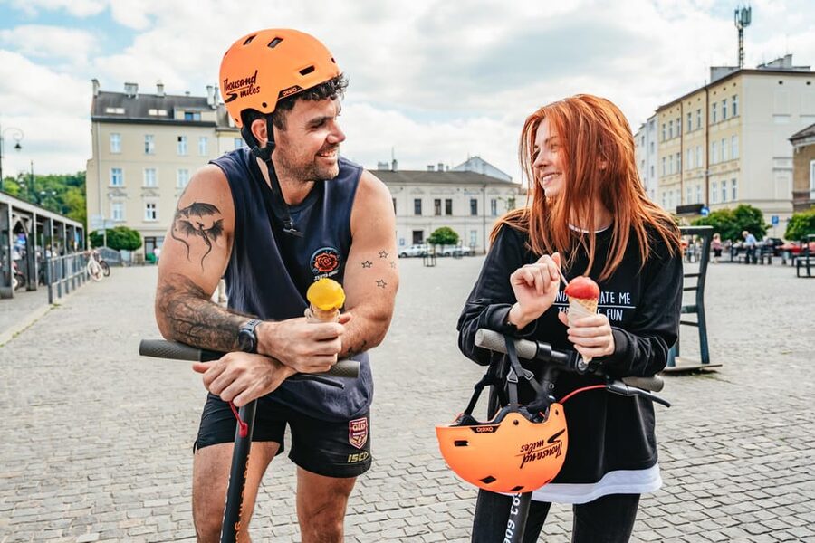 Krakow: Guided E-Scooter City Tour with Food Tastings - Jagiellonian University and the first taste signals