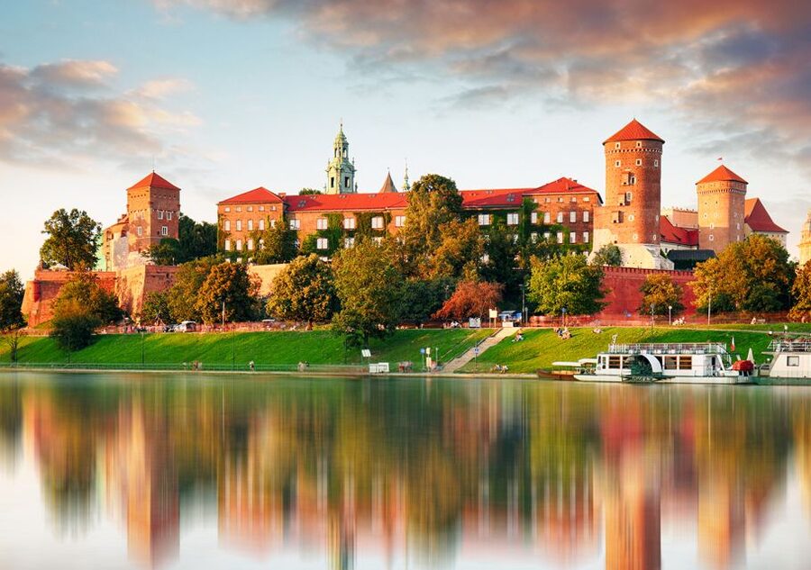 Krakow: Guided Old Town Tour - Market Square viewpoints, medieval gems, and the photo-friendly route