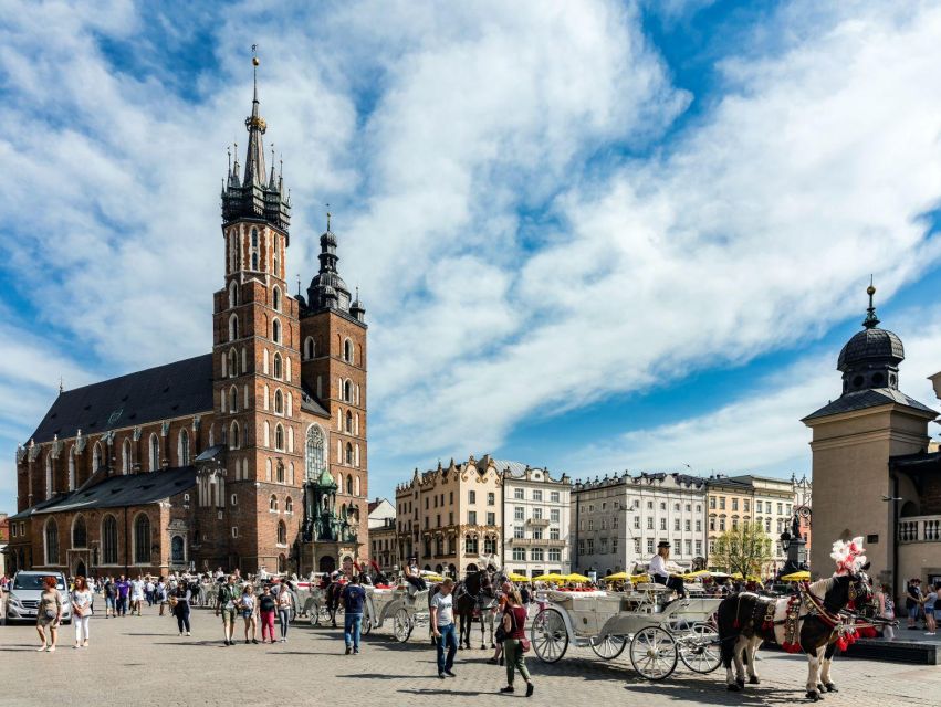 Krakow: Guided Old Town Tour - Weather and walking pace: plan like it is real city time