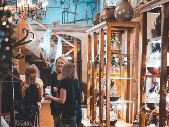 Kraków: Guided Vodka Tour with Food and Drink Tastings - Pierogi at the end: the smart landing