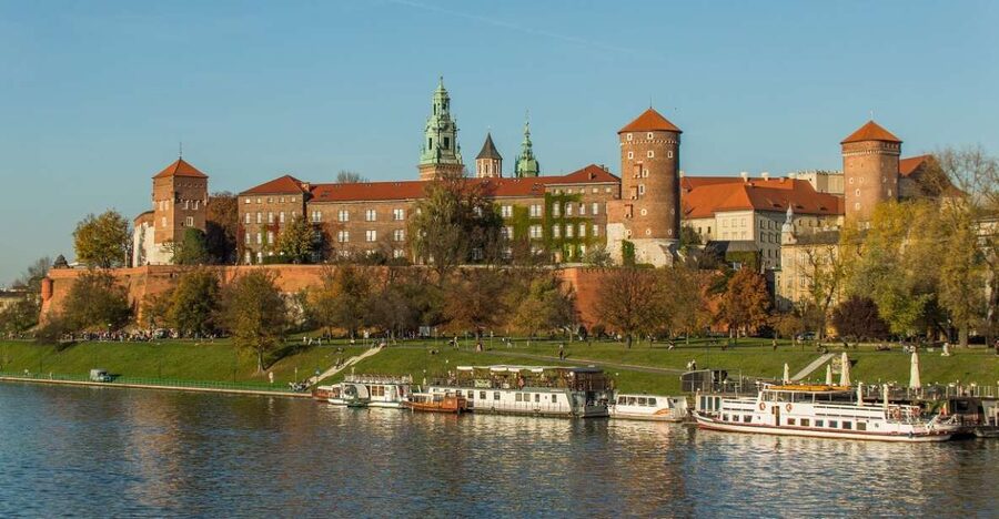 Krakow: Guided Wawel Tour, Lunch, and Vistula River Cruise - Value check: is $102 for 5 hours actually a good deal?