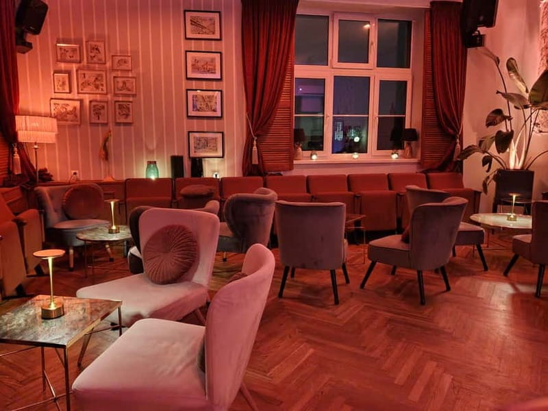 Krakow: Hidden Rooftop Bar Reservation with 1 Cocktail - FAQ