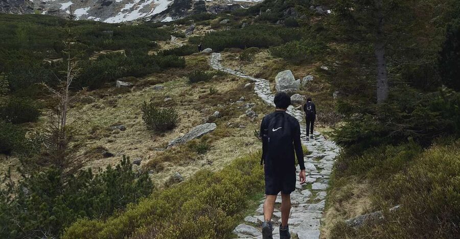 Krakow: Hiking Adventure in Tatra Mountains & Thermal Baths - Your hiking choices in Tatra National Park: Morskie Oko versus Gąsienicowy