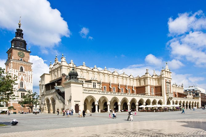 Krakow in a Day: City Tour by Electric Car - Kazimierz Jewish Quarters Stop: A Guided Orientation That Helps You Later