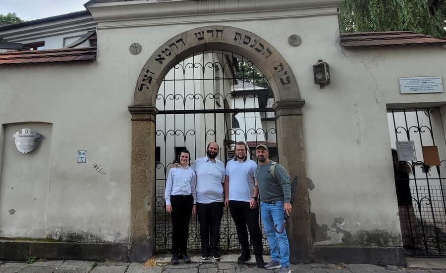 Krakow Jewish District Tour in a Small Group - Mikveh, Community Buildings, and Named Landmarks in Kazimierz
