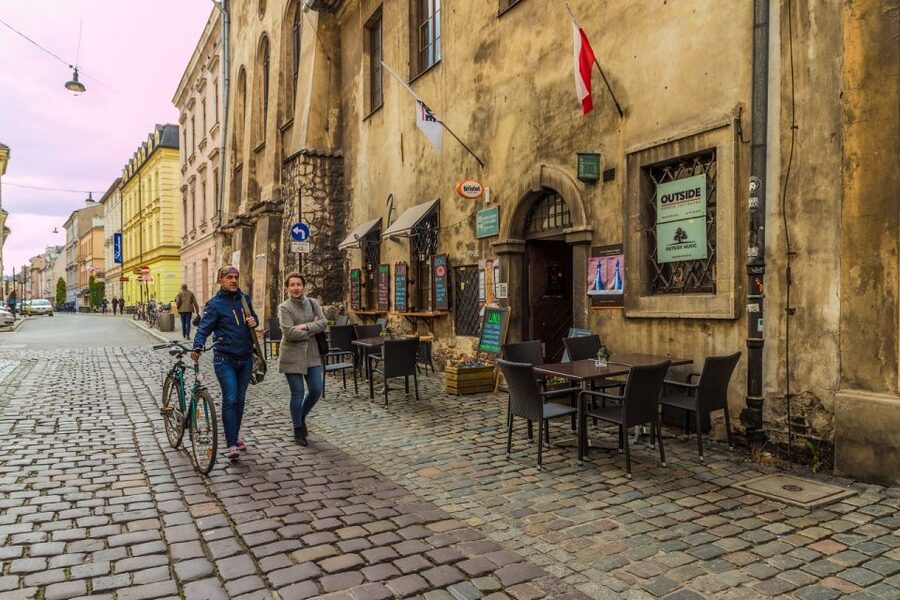 Kraków: Jewish Quarter, Auschwitz, And Salt Mine 3-Day Tour - What to bring, and the Auschwitz paperwork gotcha