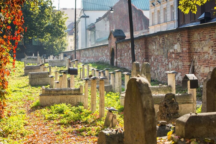 Kraków: Jewish Quarter, Auschwitz, And Salt Mine 3-Day Tour - Transfers, included tickets, and what you still pay for