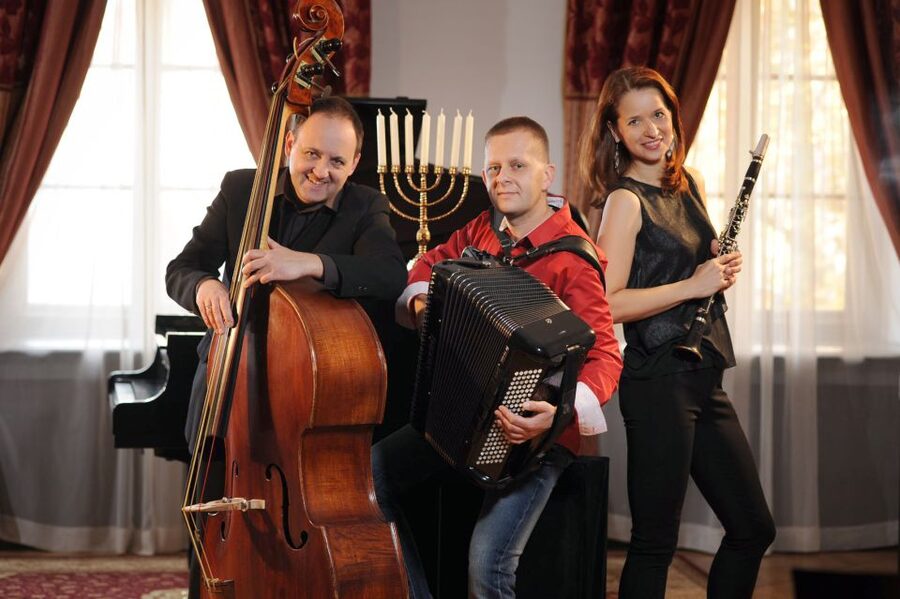 Krakow: Jewish-Style Klezmer Music Concert - A Concert in Dębinskim, Under Barrel: More Than a Backdrop