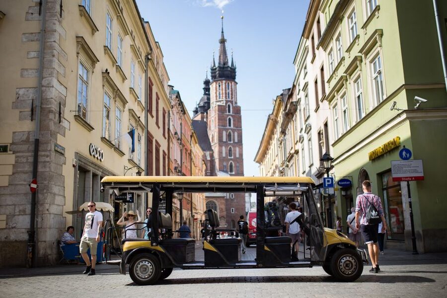 Krakow: Jewish Traces Private Electric Car Tour - Kazimierz: the Jewish district story, from 500 years to the 1990s rebound